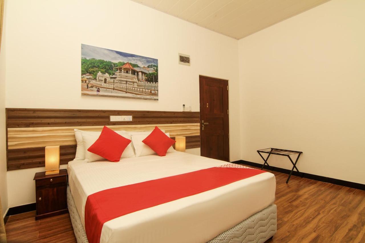 Clove Transit Hotel Kotugoda Esterno foto