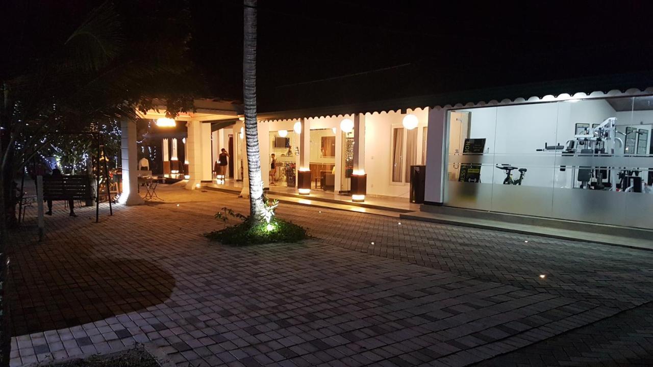 Clove Transit Hotel Kotugoda Esterno foto