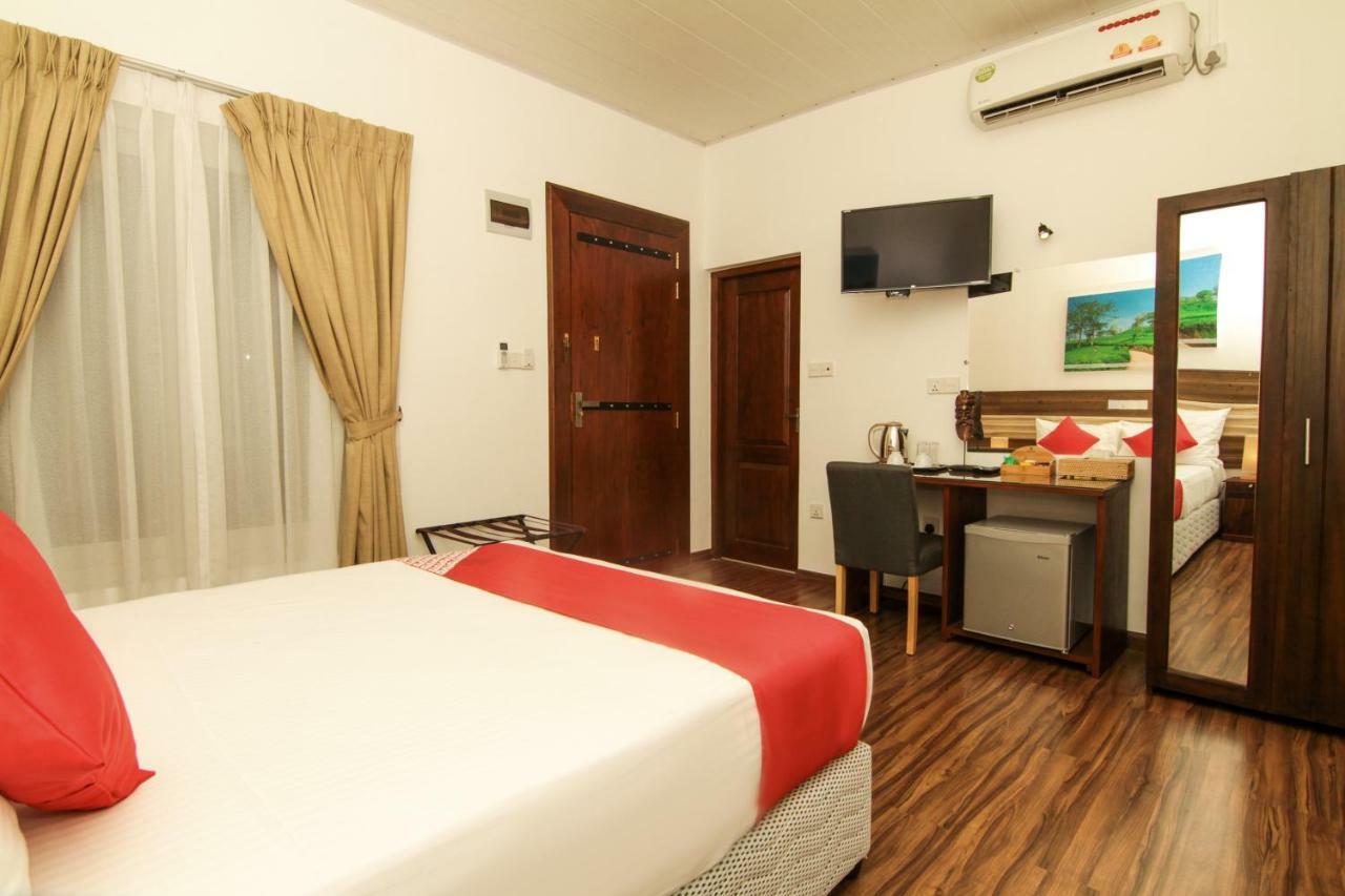 Clove Transit Hotel Kotugoda Esterno foto