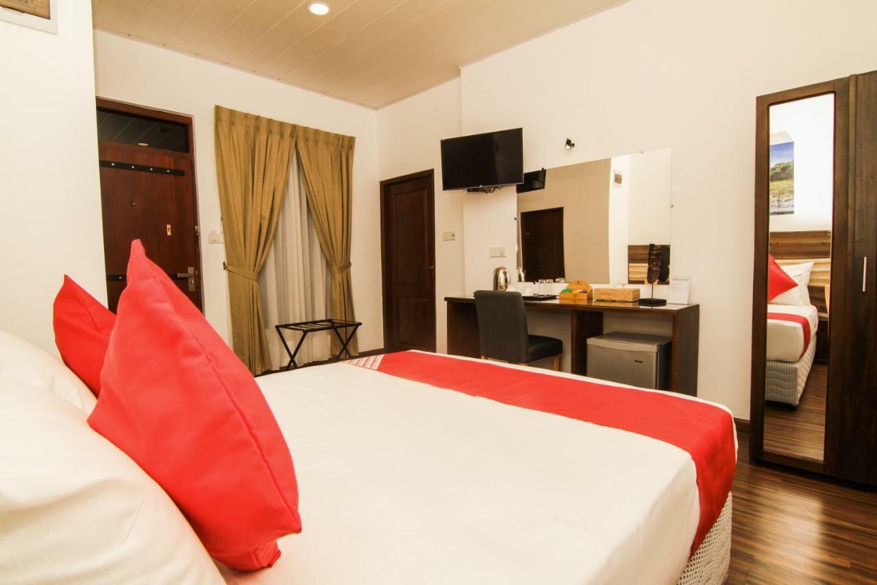 Clove Transit Hotel Kotugoda Esterno foto