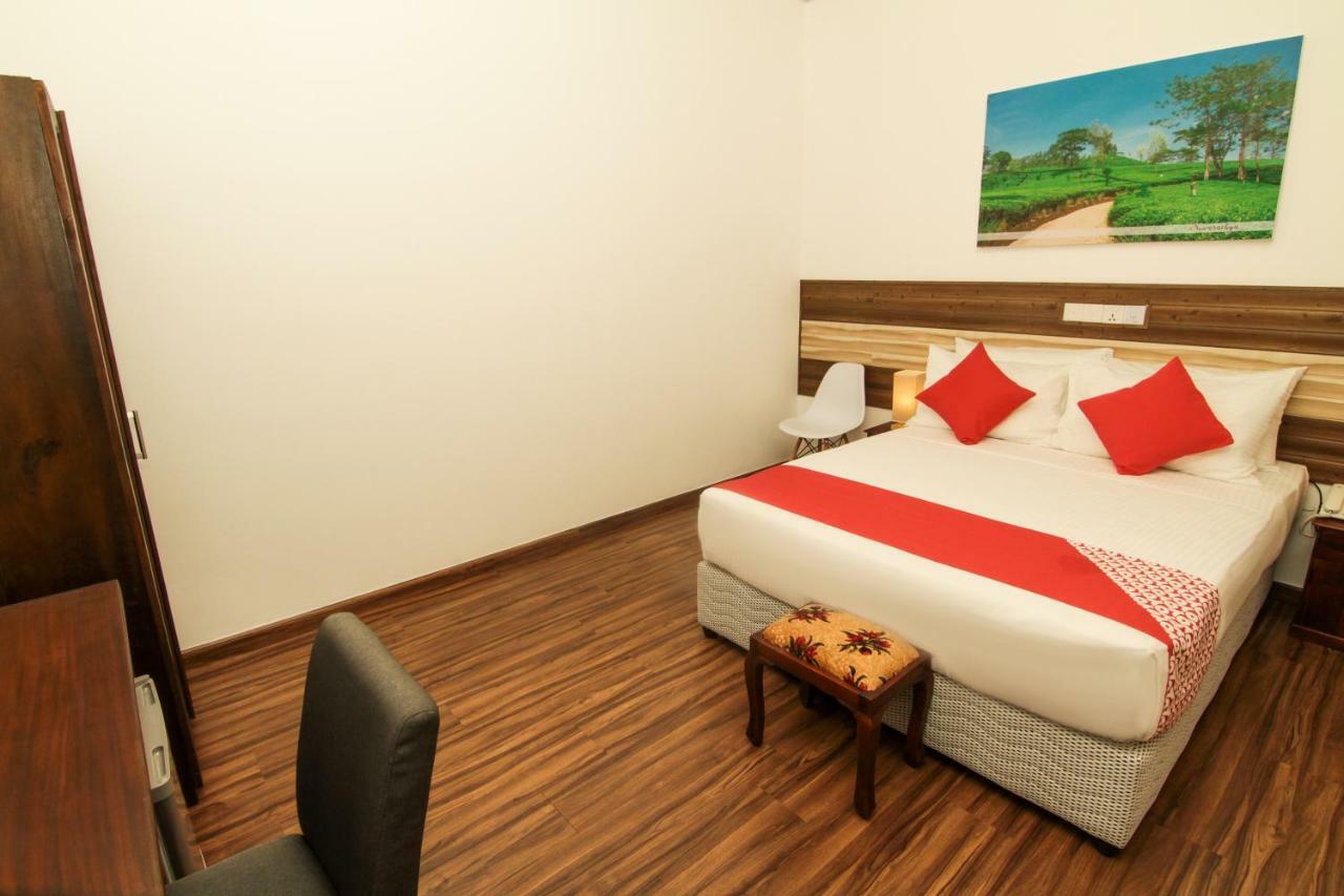 Clove Transit Hotel Kotugoda Esterno foto