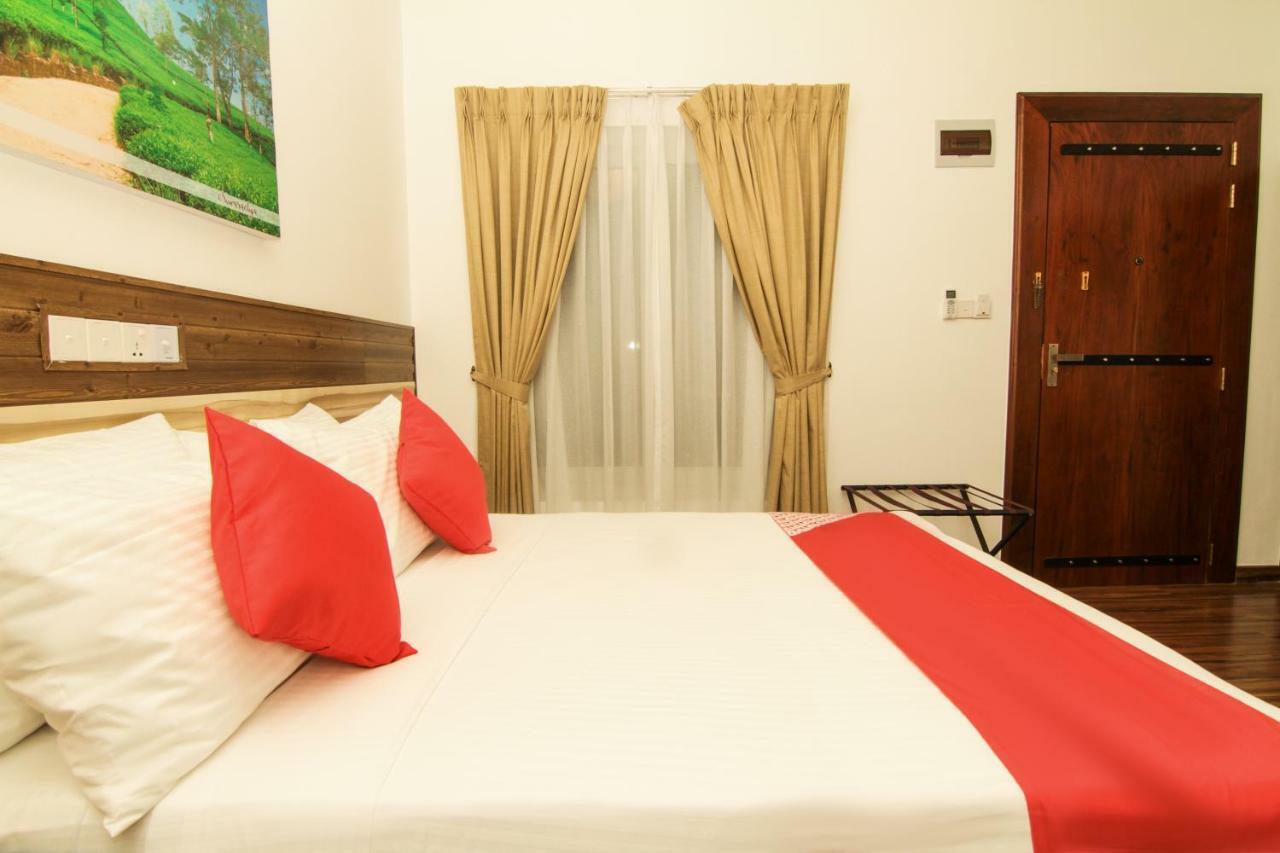 Clove Transit Hotel Kotugoda Esterno foto