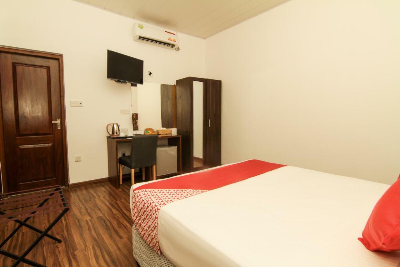 Clove Transit Hotel Kotugoda Esterno foto