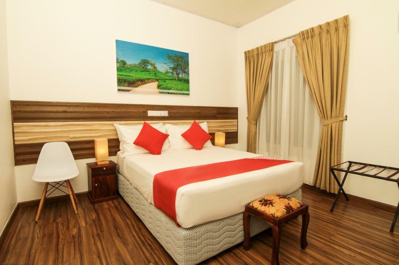 Clove Transit Hotel Kotugoda Esterno foto