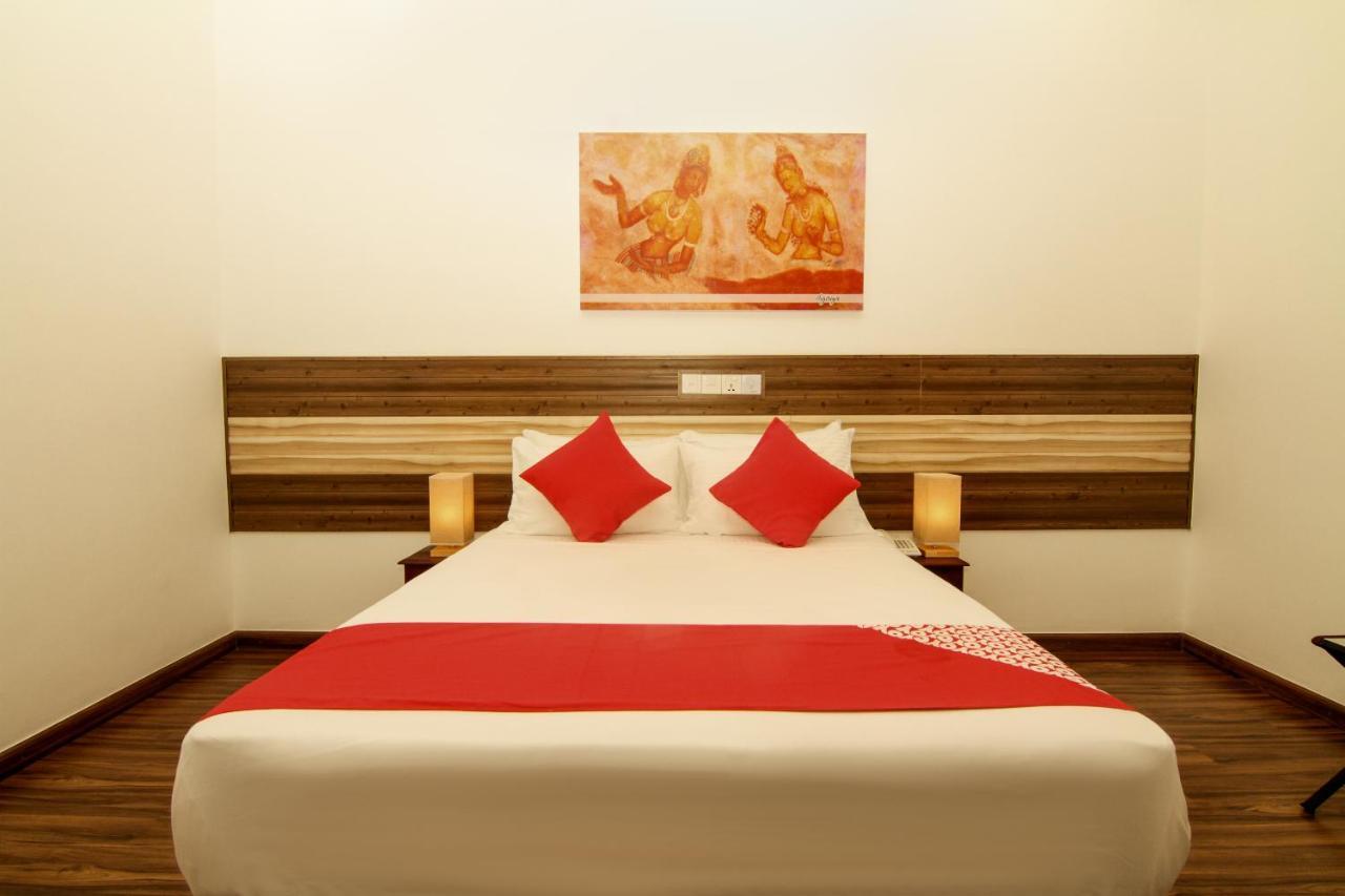 Clove Transit Hotel Kotugoda Esterno foto